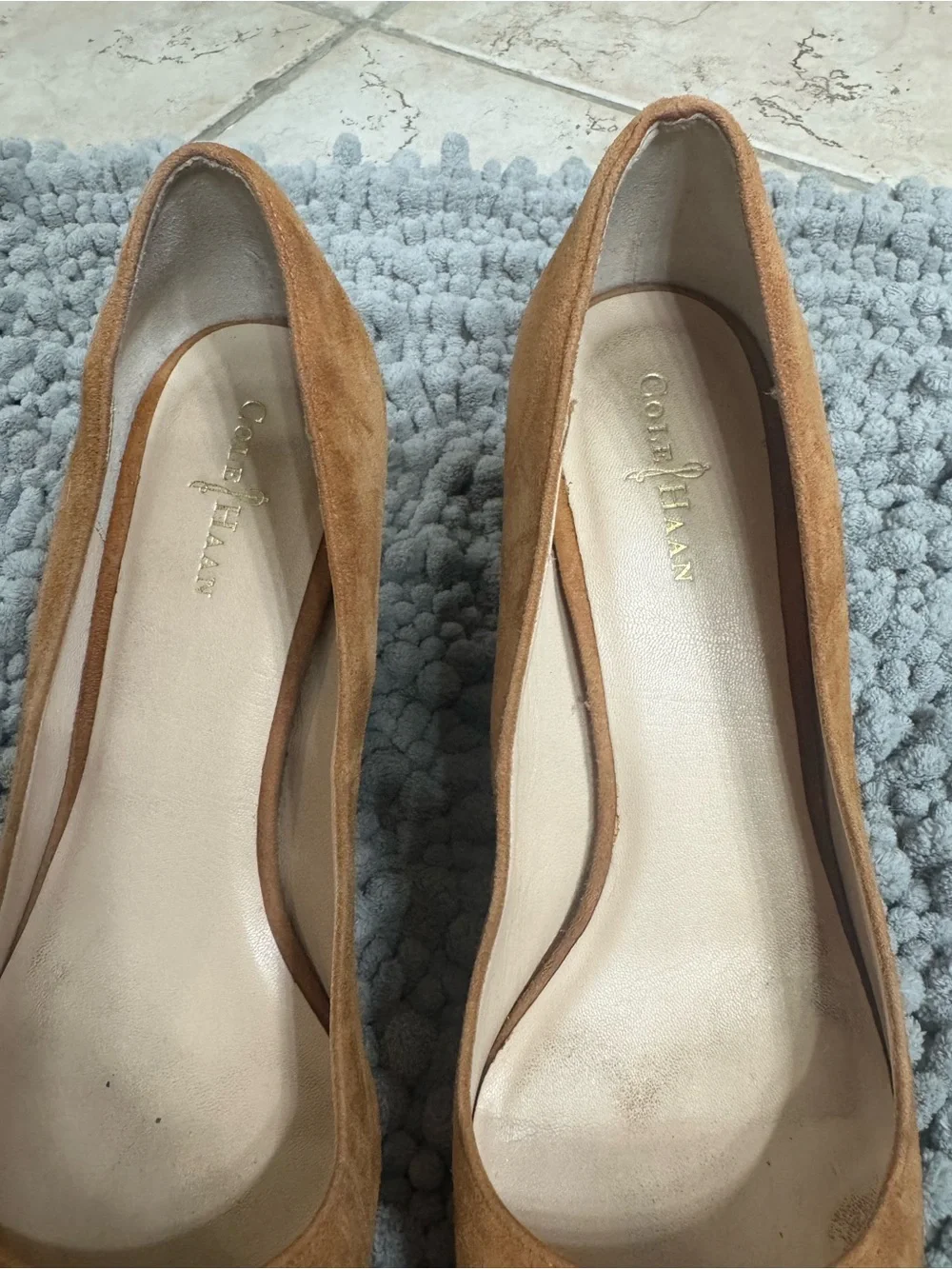 Cole Hann wedge shoes. Suede finish. EUC size 8